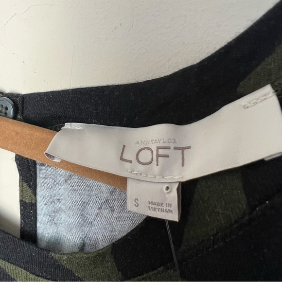 LOFT Green Sleeveless Casual Dress - Picture 7 of 8